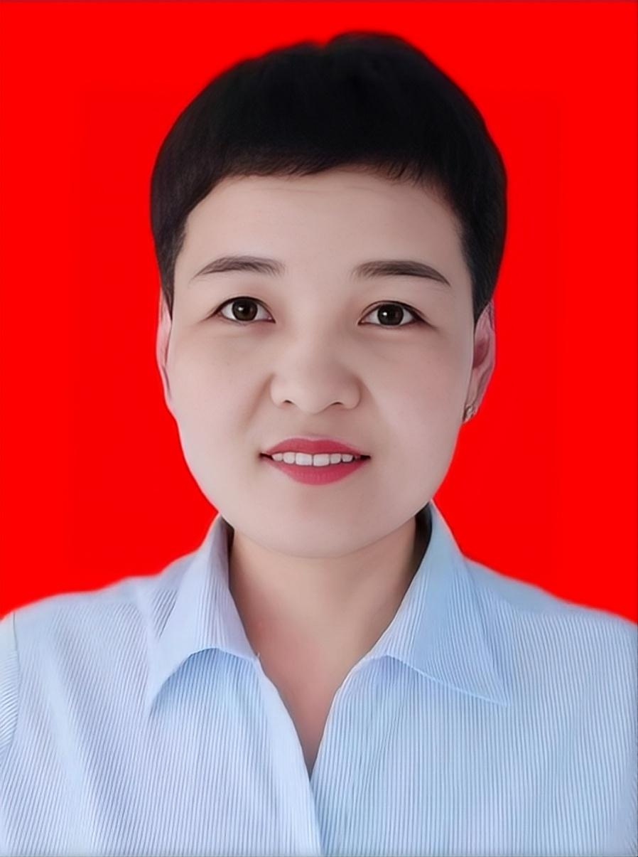 翟秋萍 高一年级主任 13934381941.jpg